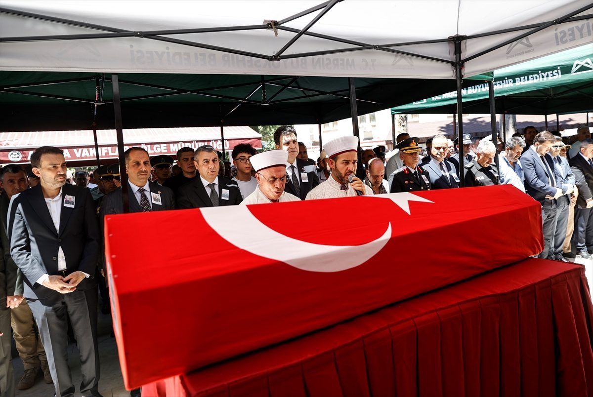 Şehit Piyade Astsubay Kıdemli Başçavuş Şahin’in cenazesi Mersin’de defnedildi