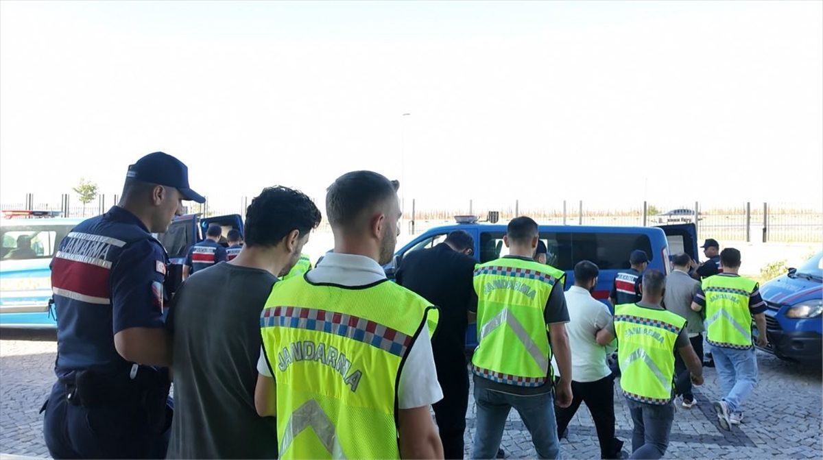 Suç örgütlerine yönelik operasyonlarda 549 şüpheli gözaltına alındı