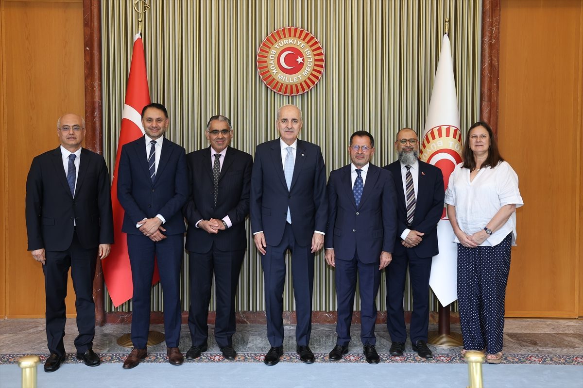 TBMM Başkanı Kurtulmuş, Birleşik Krallık-Türkiye Parlamentolar Arası Dostluk Grubu Başkanı Ali’yi kabul etti