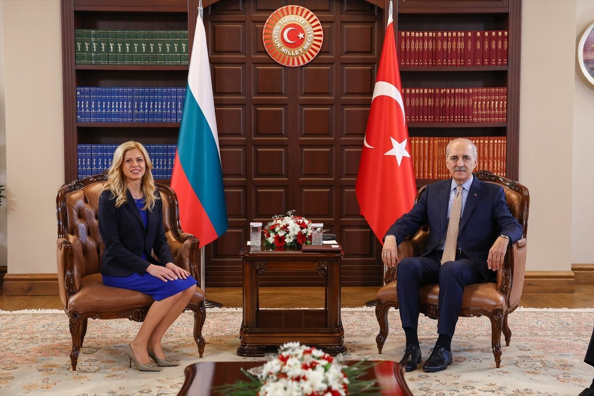 TBMM Başkanı Kurtulmuş, Bulgaristan Ulusal Meclisi Başkanı Dotsova ile görüştü
