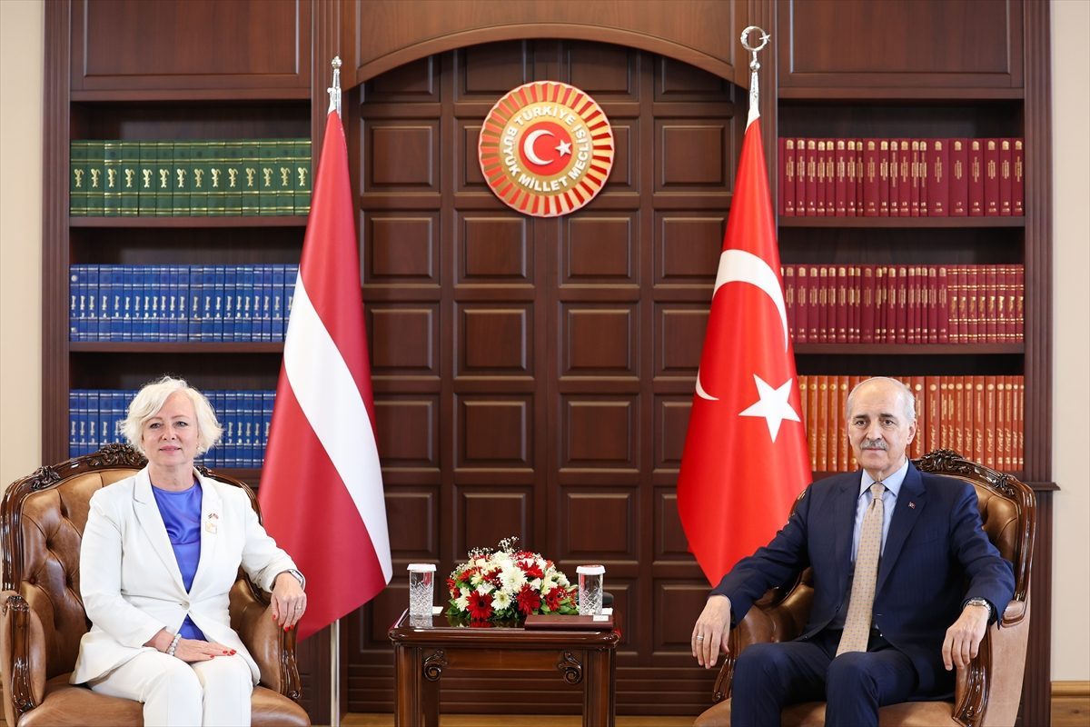 TBMM Başkanı Kurtulmuş, Letonya Parlamentosu Başkanı Mieriņa ile görüştü