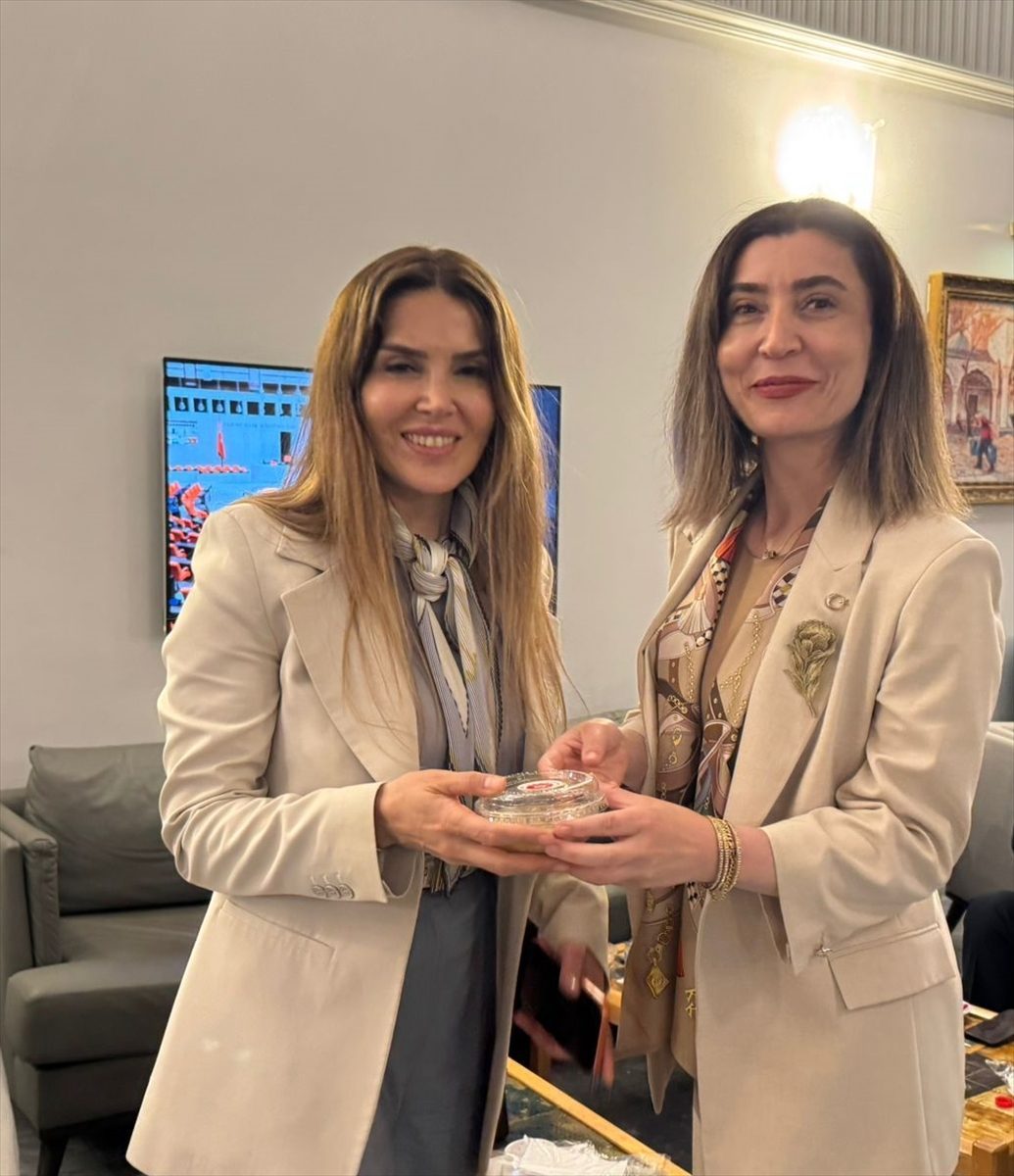 TBMM’de milletvekillerine aşure ikram edildi