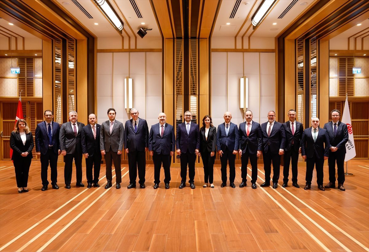 TCMB Başkanı Karahan, Türkiye Katılım Bankaları Birliği Yönetim Kurulu ile bir araya geldi