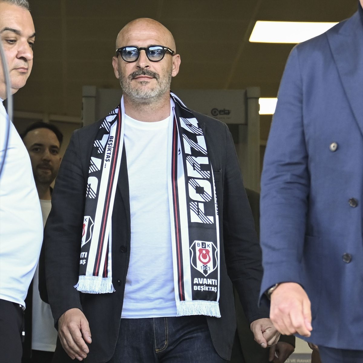 Teknik direktör Vincenzo Italiano, Beşiktaş için İstanbul’a geldi