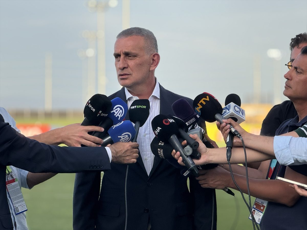 TFF Başkanı Hacıosmanoğlu, Paraguay maçı öncesi açıklamalarda bulundu: