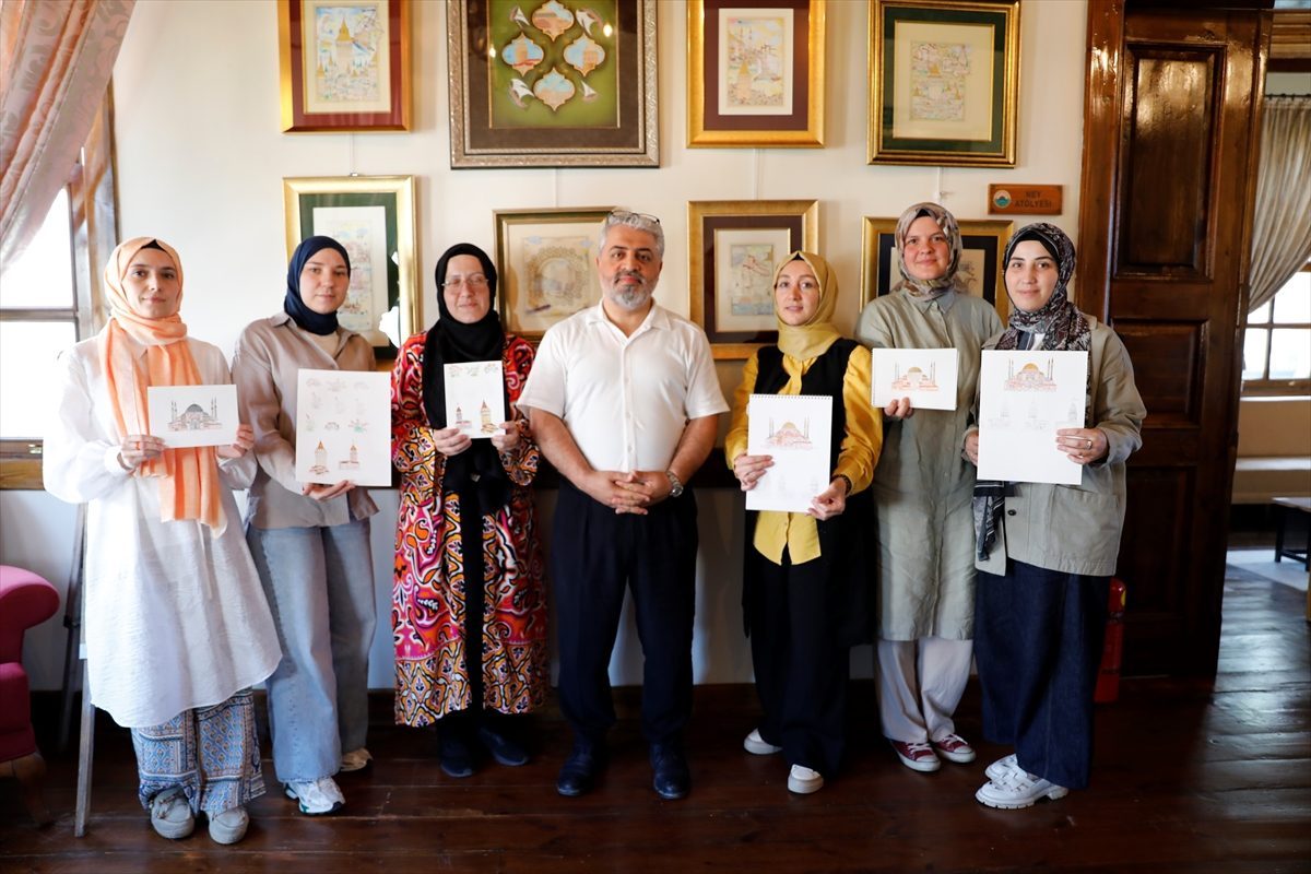 Türk İslam sanatları atölyesinde minyatür eserler tanıtıldı