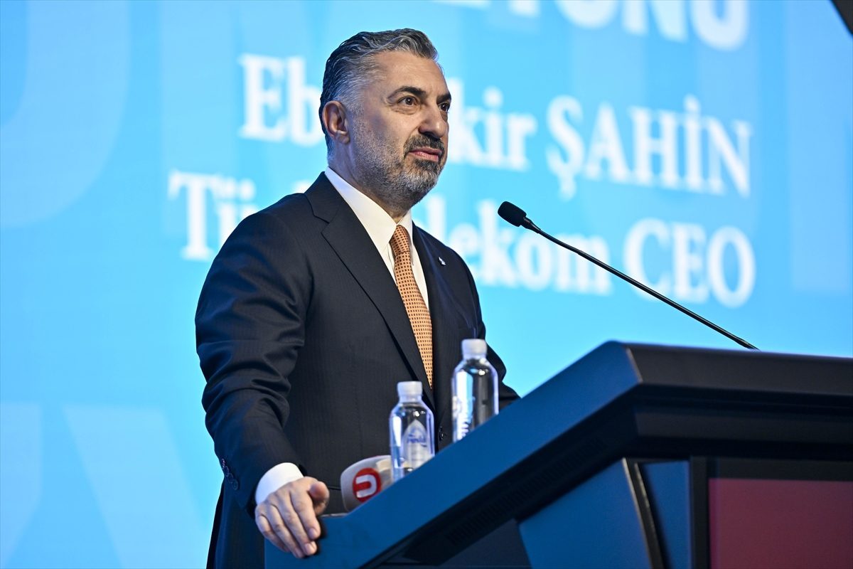 Türk Telekom CEO’su Ebubekir Şahin “DÜNYA Dijital Dönüşüm Zirvesi 2026″da konuştu: