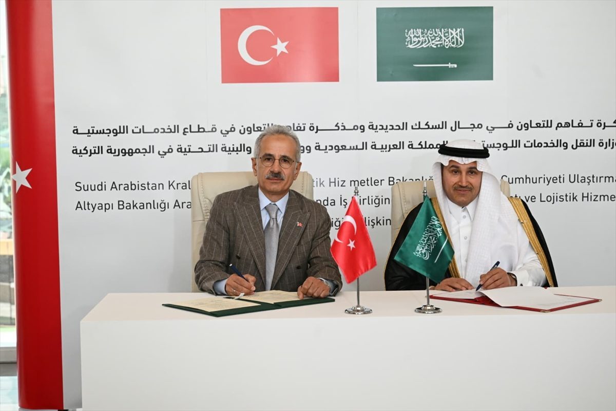 Türkiye ile Suudi Arabistan, lojistik ve demir yolu alanlarında işbirliğine gitti