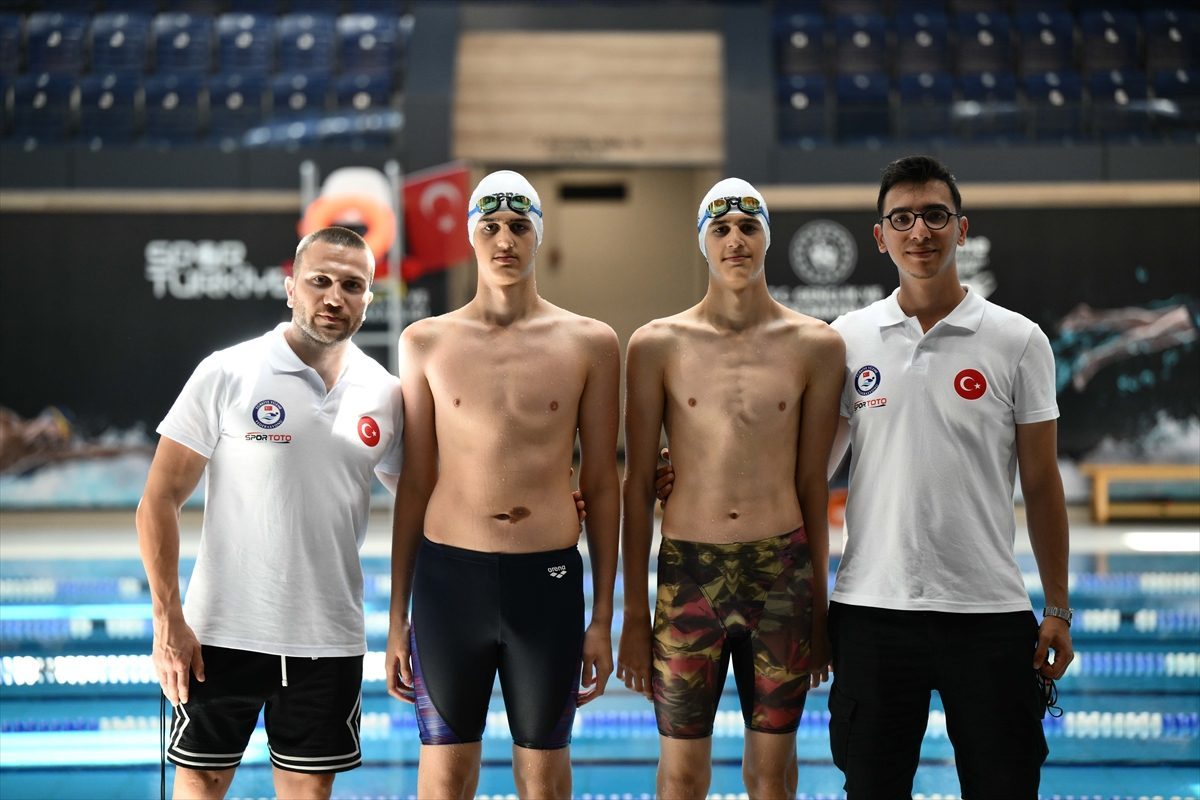 Türkiye şampiyonu ikiz yüzücüler gözlerini olimpiyatlara dikti