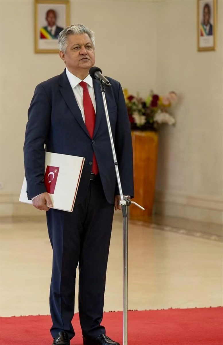 Türkiye’nin Bissau Büyükelçisi Kahyaoğlu, güven mektubunu sundu