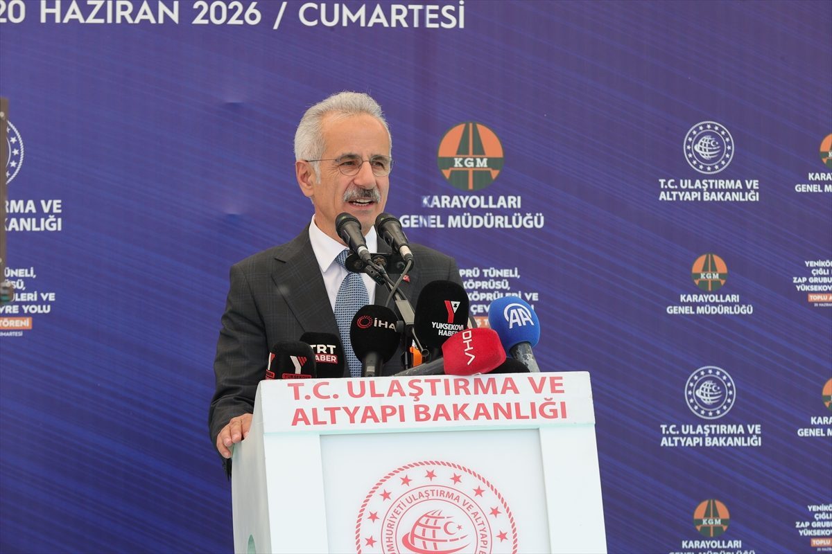 Ulaştırma ve Altyapı Bakanı Uraloğlu, Hakkari’de toplu açılış töreninde konuştu: