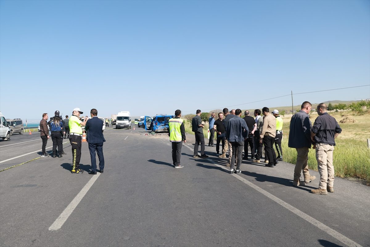 Van’da Uzman Çavuş Karabulut’un şehit olduğu kazada 3’ü jandarma personeli 5 kişi yaralandı