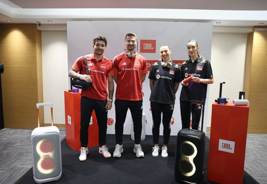 voleybol-milli-takimlarina-jbl-turkiyeden-sponsorluk-destegi