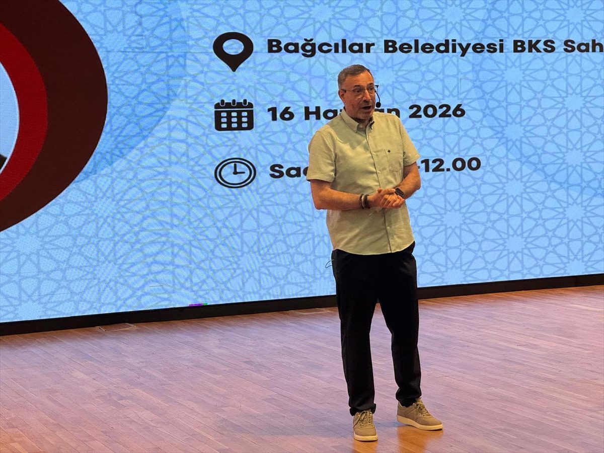 Yazar Salih Zengin, Bağcılar’da dijital bağımlılık üzerine seminer verdi: