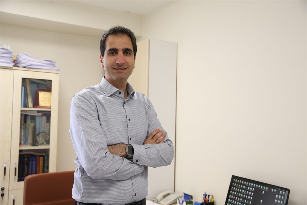 YKS öncesi ailelere “çocuklarının yanında olduklarını hissettirmeleri” önerisi