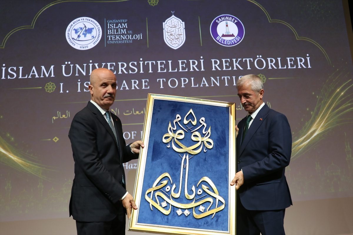 YÖK Başkanı Özvar, “İslam Üniversiteleri Rektörleri Birinci İstişare Toplantısı”nda konuştu: