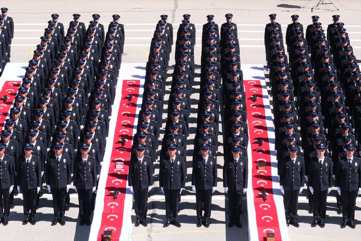 Yozgat’ta eğitimlerini tamamlayan 826 polis adayı mezun oldu