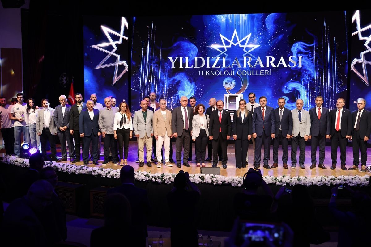 YTÜ’nün “3. Yıldızlararası Teknoloji Ödülleri” sahiplerini buldu