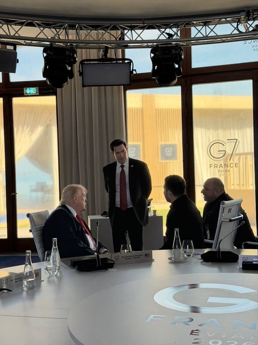 Zelenskiy, G7 Zirvesi kapsamında Fransa’da Trump ve Macron ile bir araya geldi