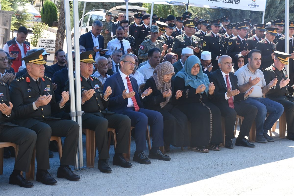 15 Temmuz şehidi Fuat Bozkurt, Malatya’daki mezarı başında anıldı