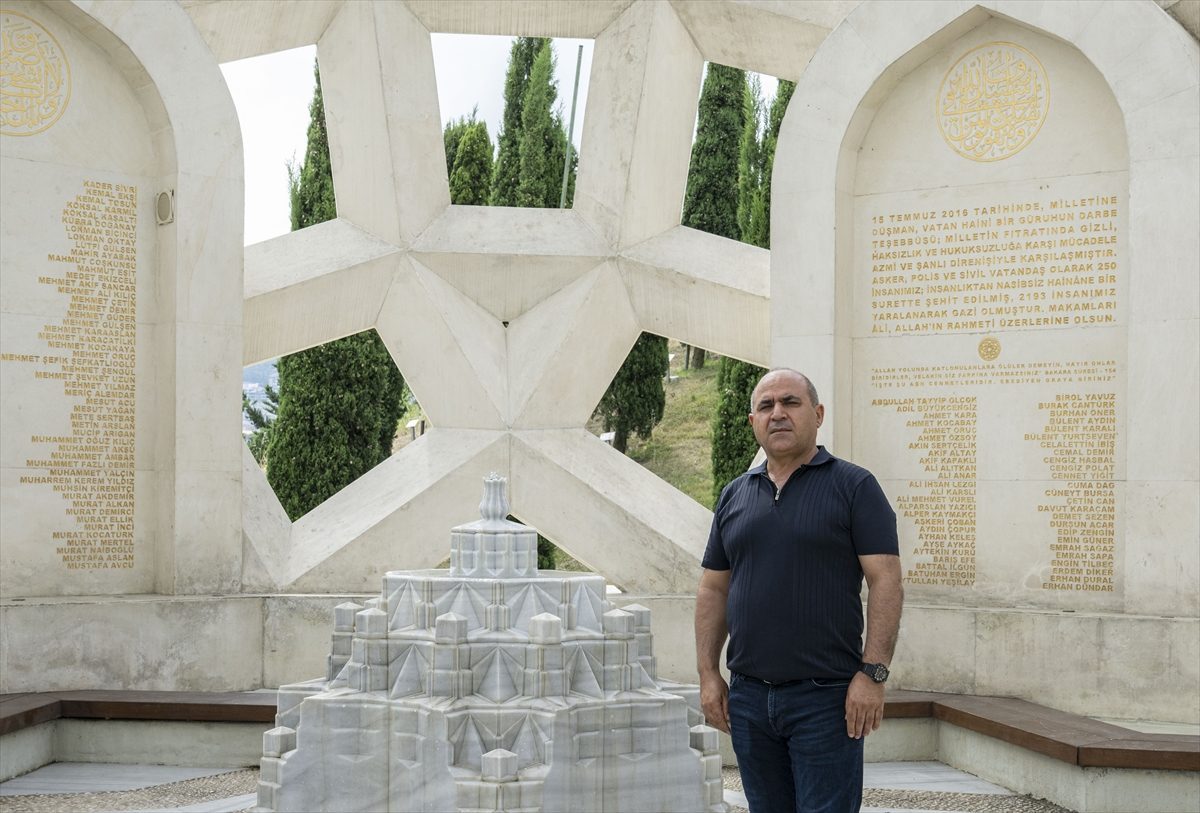 FETÖ’NÜN 15 TEMMUZ DARBE GİRİŞİMİNİN 10. YILI  – 15 Temmuz’un İstanbul’daki en genç şehidi Halil İbrahim Yıldırım’ın babası o geceyi unutamıyor