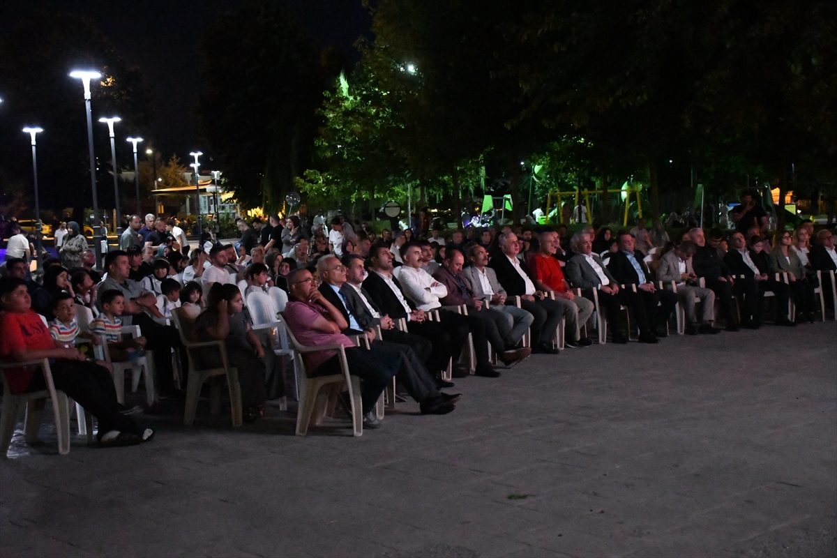 “15/07 Şafak Vakti” ve “Son Sefer”, 15 Temmuz’un 10. yılında Düzce’de seyirciyle buluştu