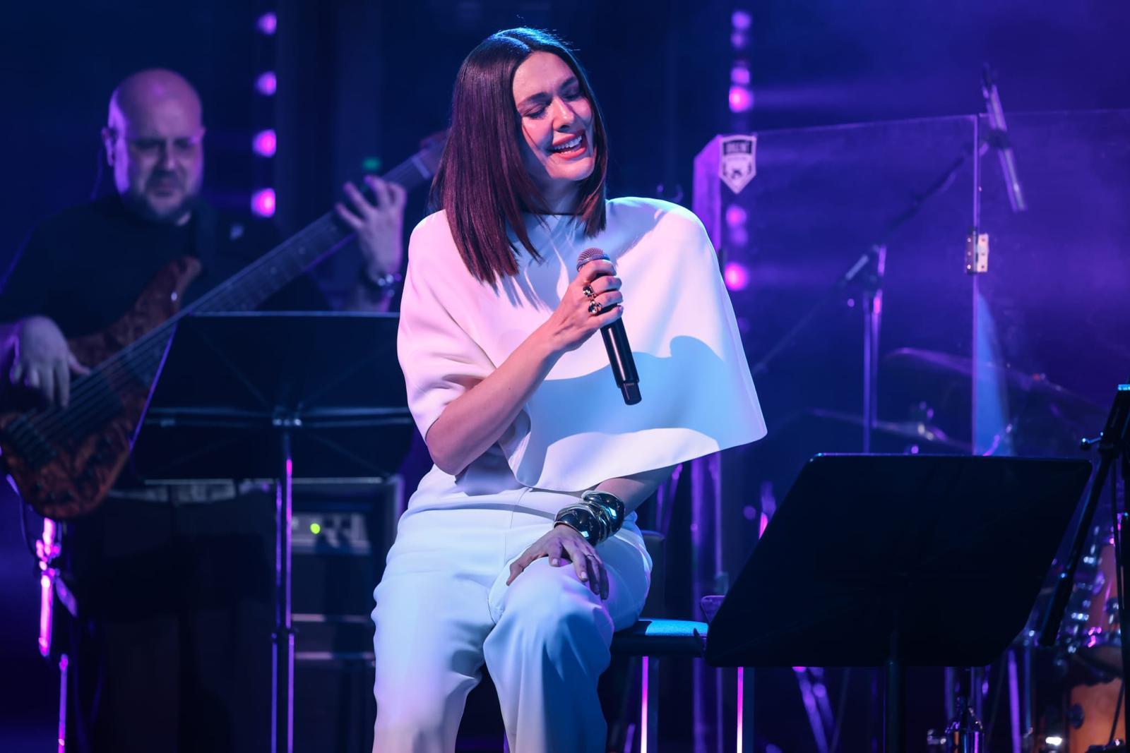 Bergüzar Korel “Hatırladıkça” konseriyle ENKA Açıkhava Tiyatrosu’nda