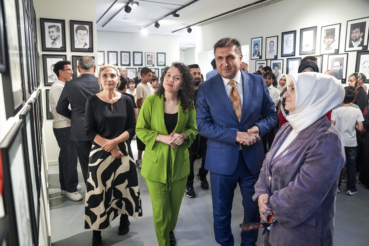 “253 Şehit 253 Portre” sergisi Atatürk Kültür Merkezi’nde açıldı