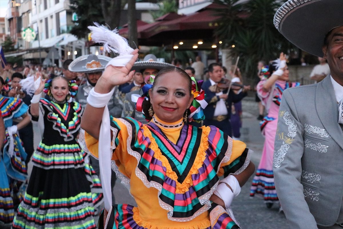 36. Uluslararası Samsun Halk Oyunları Festivali başladı
