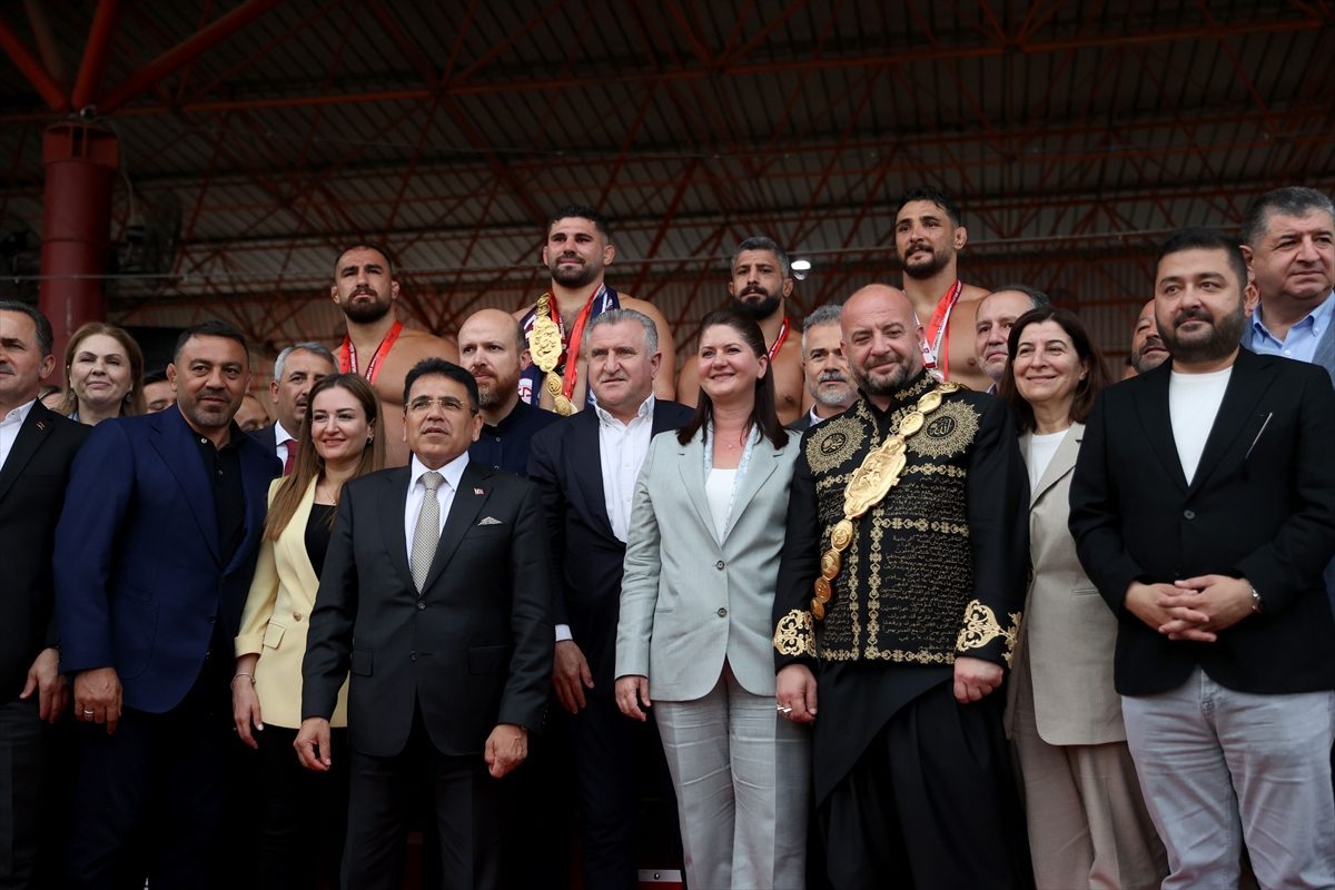 665. Tarihi Kırkpınar Yağlı Güreşleri’nin başpehlivanı Erkan Taş, altın kemeri kuşandı
