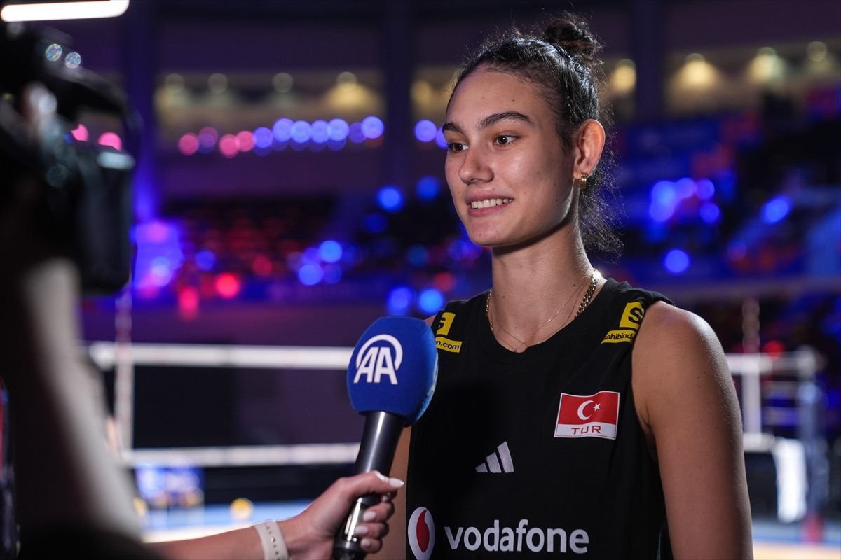 A Milli Kadın Voleybol Takımı, yarı final öncesi kupa hedefiyle motive