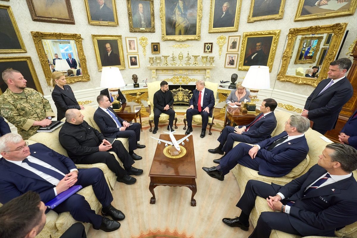 ABD Başkanı Trump, Ukrayna Devlet Başkanı Zelenskiy ile Beyaz Saray’da görüştü