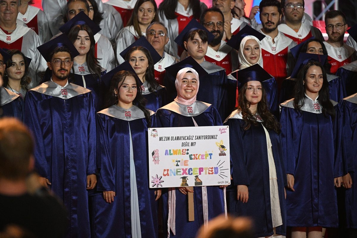 Abdullah Gül Üniversitesi’nde mezuniyet töreni düzenlendi