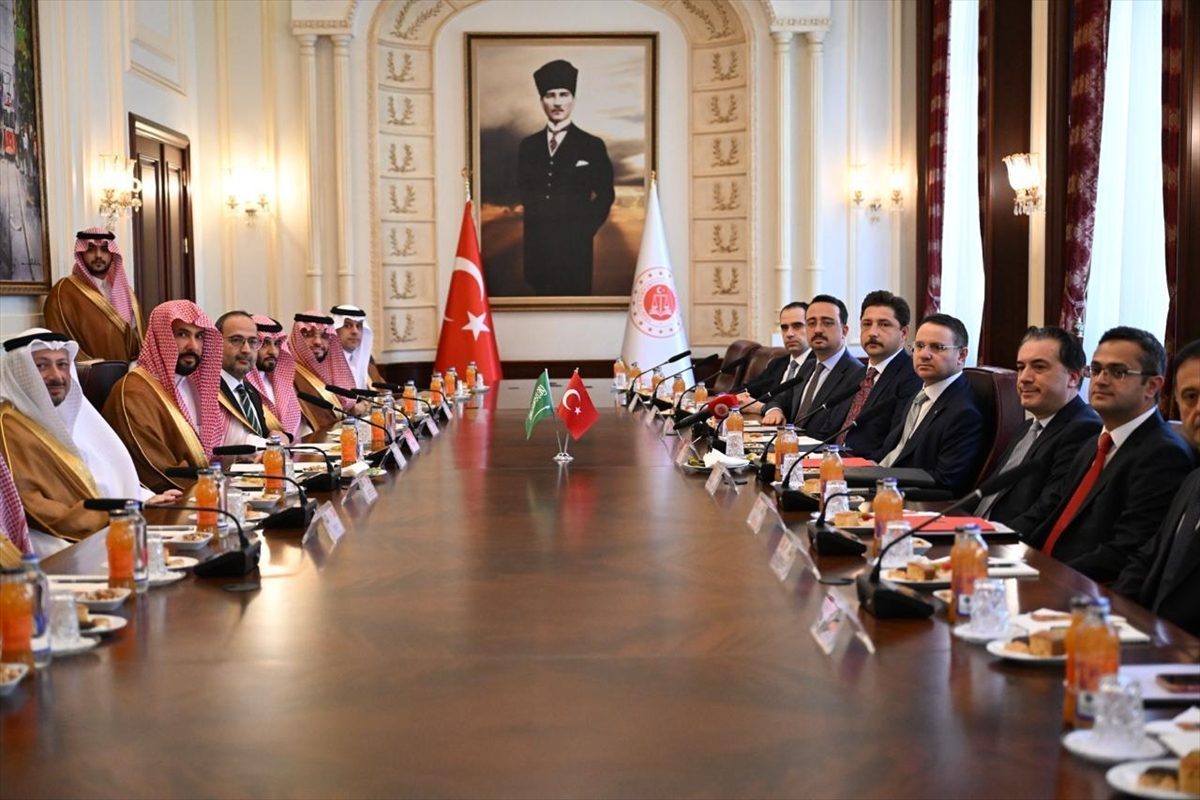 Adalet Bakanı Gürlek, Suudi mevkidaşı Al Smani ile görüştü: