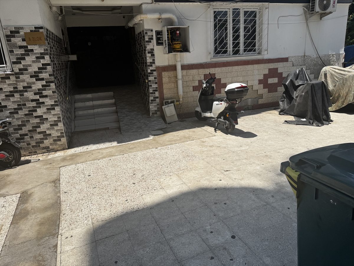 Adana’da eşi tarafından darbedilip bıçaklanan kadın yaralandı