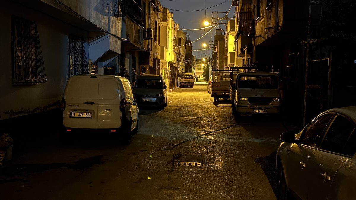 Adana’da silahlı saldırıya uğrayan kadın hayatını kaybetti