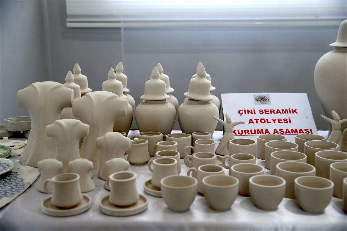 ADEM’de tanıştılar, kooperatif kurarak çini ve seramik üretimine başladılar