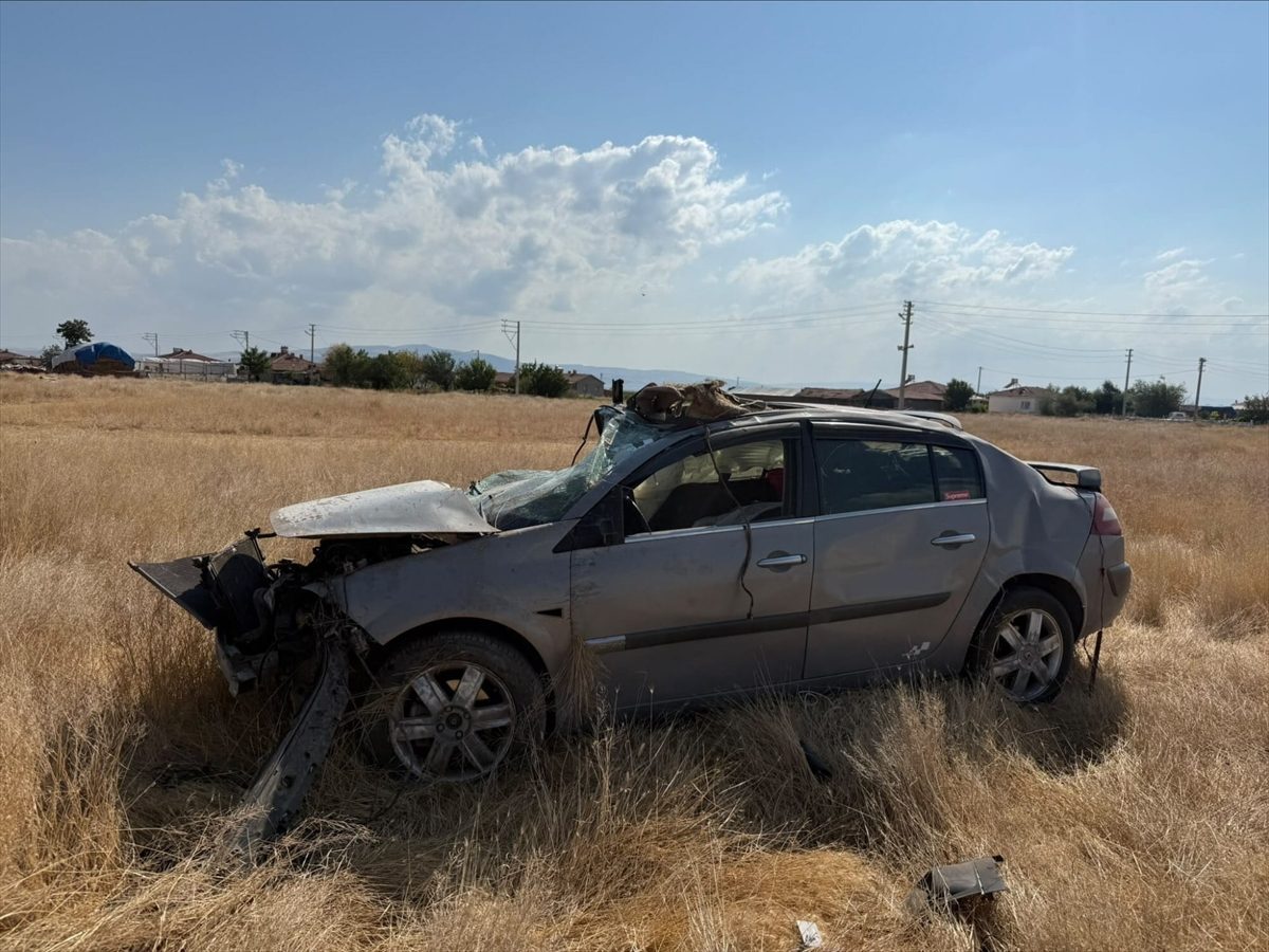 Afyonkarahisar’da devrilen otomobilin sürücüsü öldü
