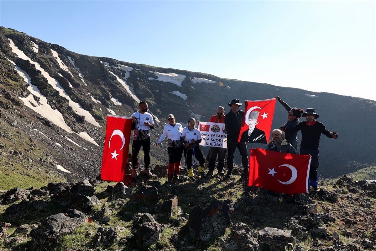Ağrı Dağı’nın kuzeydoğu rotası doğal güzellikleriyle dağcıları ağırlıyor