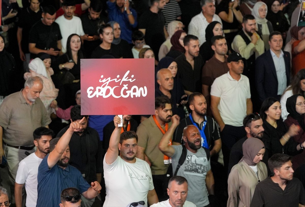 AK Parti Gençlik Kolları’ndan Ayasofya’nın ibadete açılmasının 6. yılında “Bir Gençlik Yürüyüşü” programı