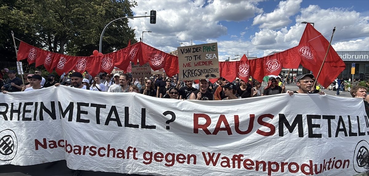 Berlin’de İsrail’e mühimmat üreten Rheinmetall’i protesto eyleminde çok sayıda kişi gözaltına alındı