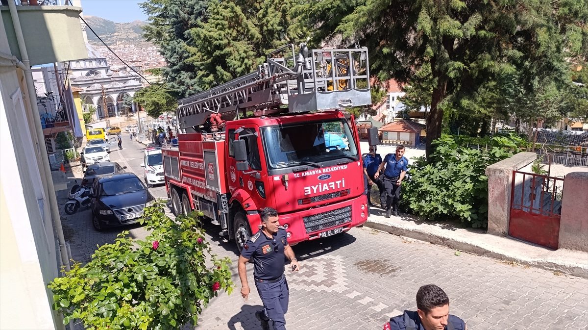 Amasya’da evde çıkan yangında 1 kişi dumandan etkilendi