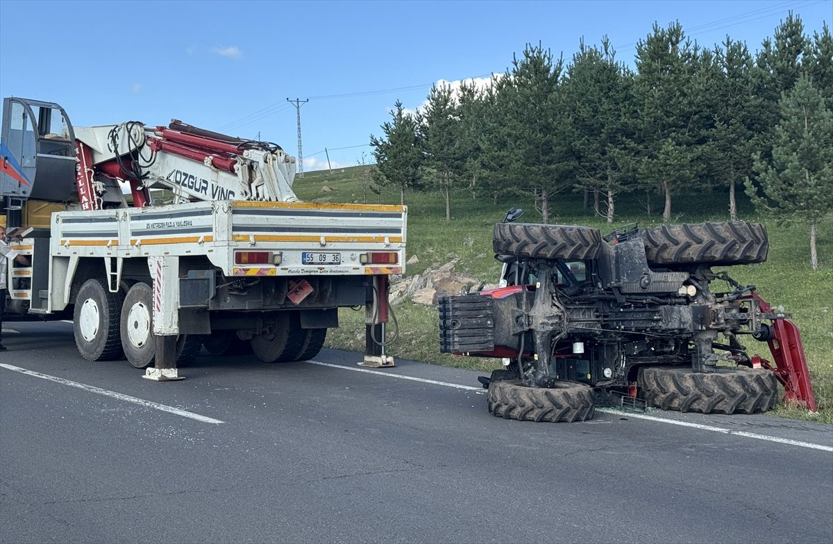 Ardahan’da devrilen traktörün sürücüsü yaralandı