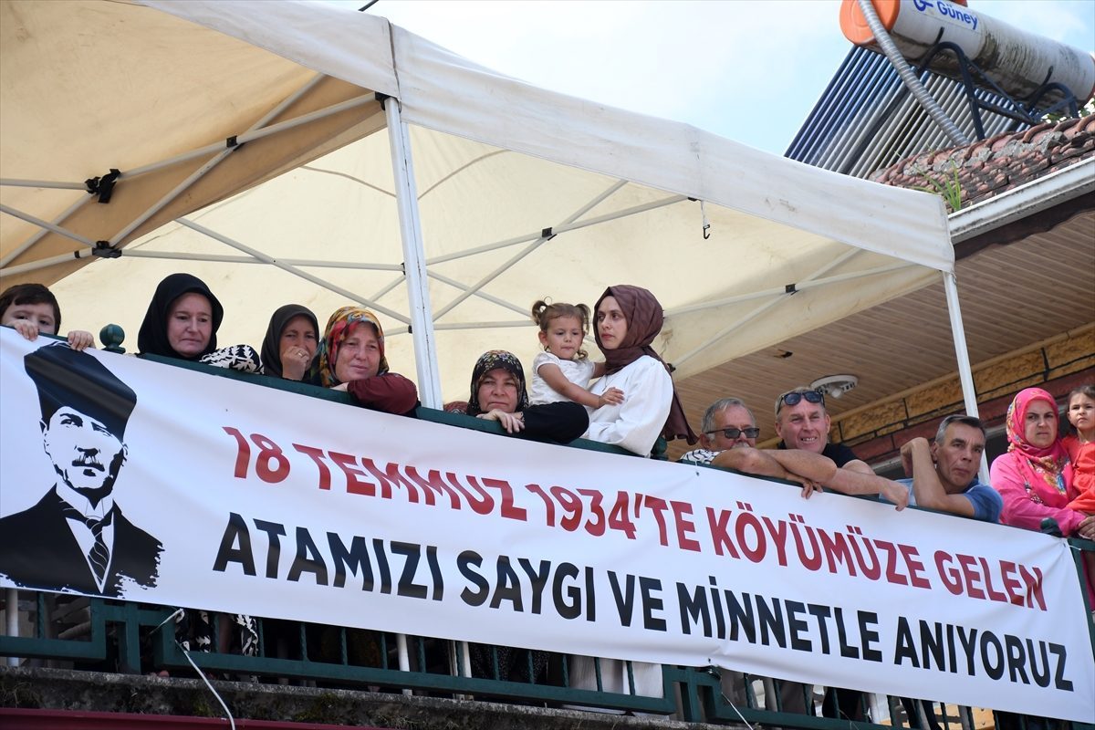 Atatürk’ün Düzce’ye gelişinin 92. yıl dönümünde köy çeşmesinden ayran akıtıldı