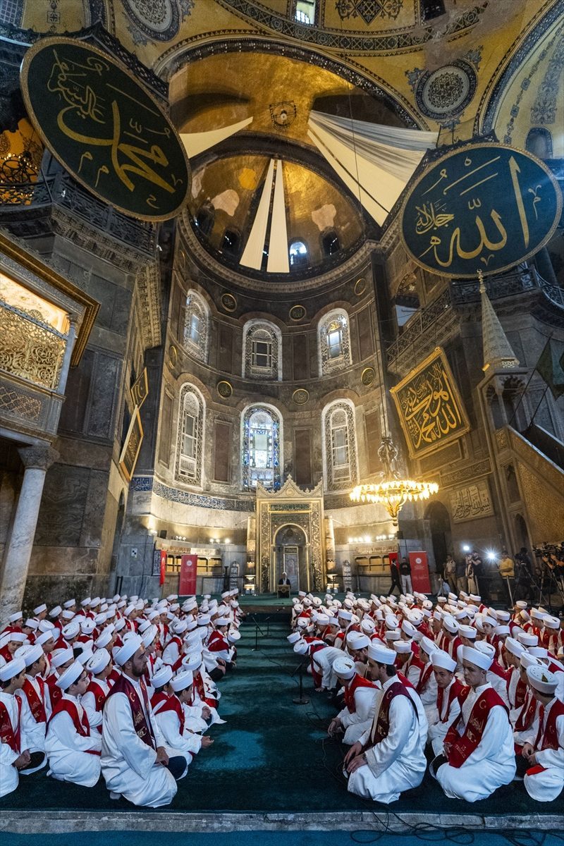 Ayasofya-i Kebir Camii’nde 15 Temmuz şehitleri için 253 hafızla hatim yapıldı
