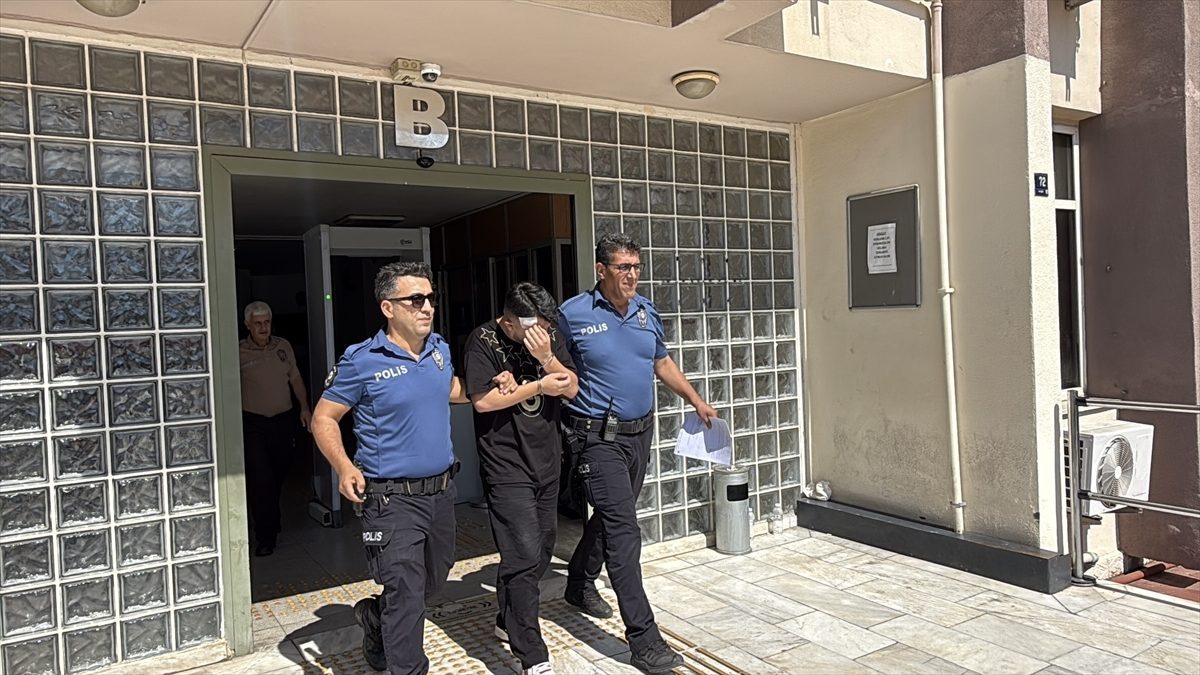 Aydın’da iki otomobilin çarpıştığı kazada 1 kişi öldü, 2 kişi yaralandı