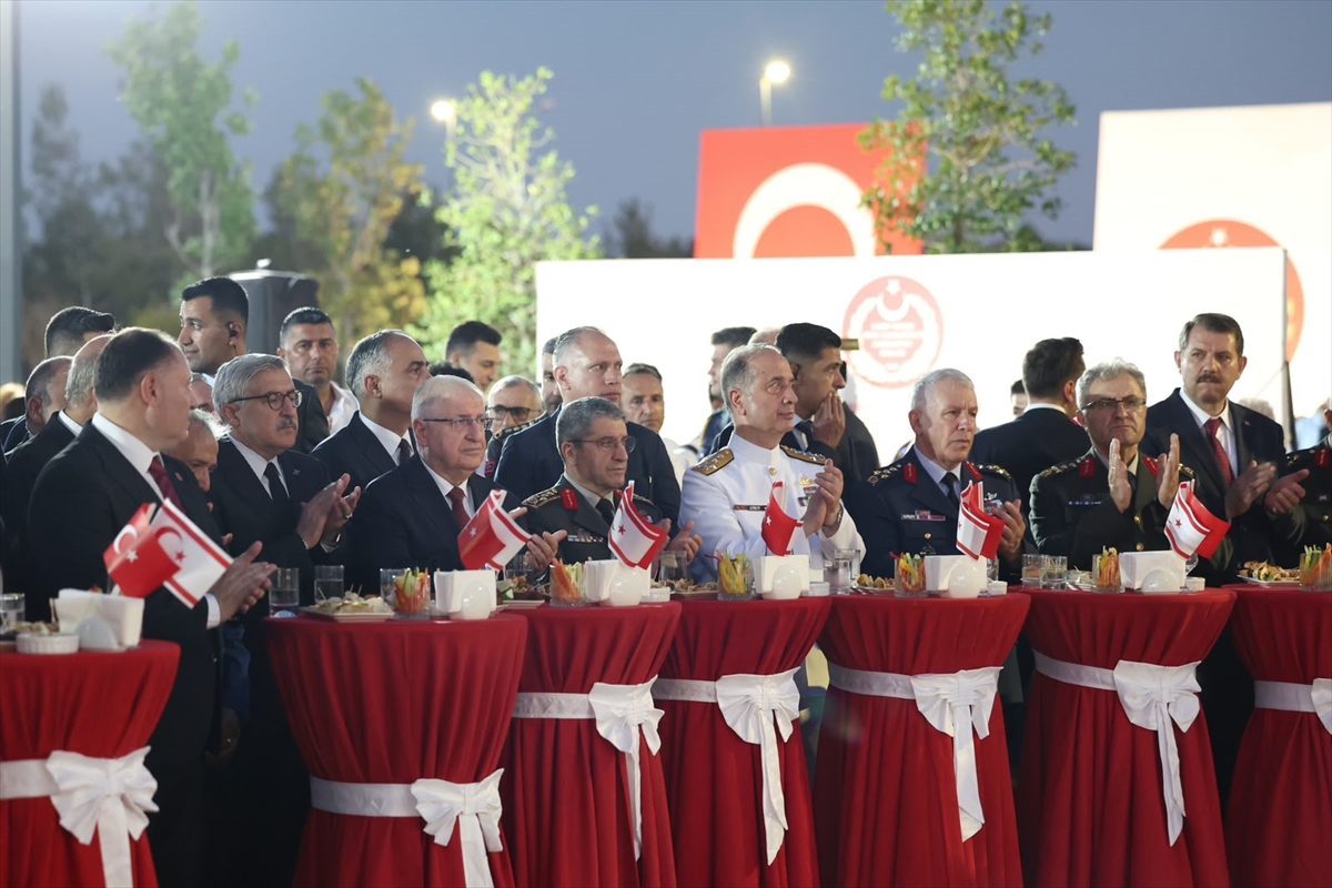 Bakan Güler, KKTC’de 20 Temmuz Barış ve Özgürlük Bayramı dolayısıyla düzenlenen resepsiyona katıldı