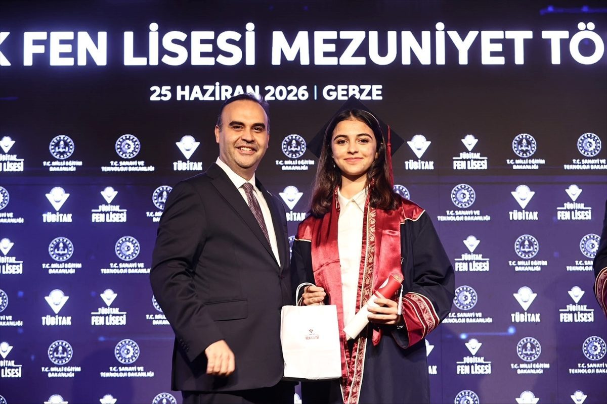Bakan Kacır TÜBİTAK Fen Lisesi mezunlarının YKS derecelerine ilişkin bilgi verdi:
