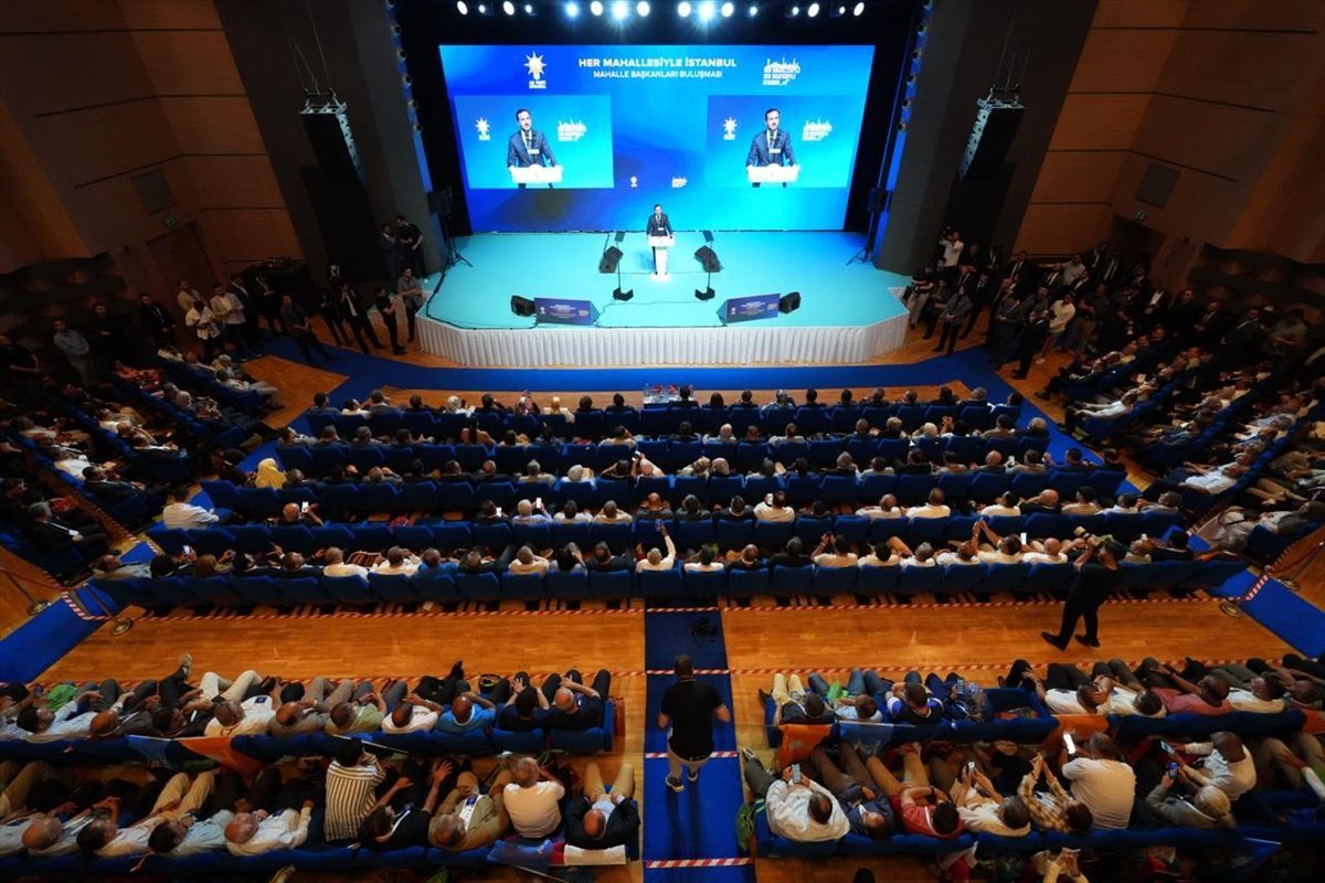 Bakan Kurum, AK Parti İstanbul’un “Mahalle Başkanları Toplantısı”nda konuştu: