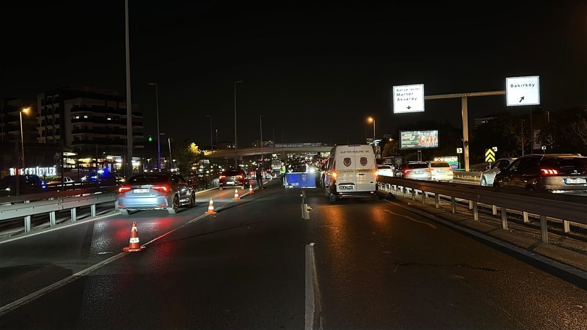 Bakırköy’de E5 kara yolunda otomobilin çarptığı yaya öldü